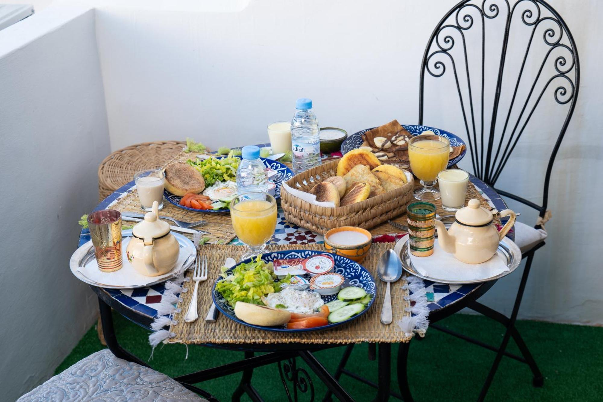 Dar Al Ghazal Hotel Tangier Bagian luar foto