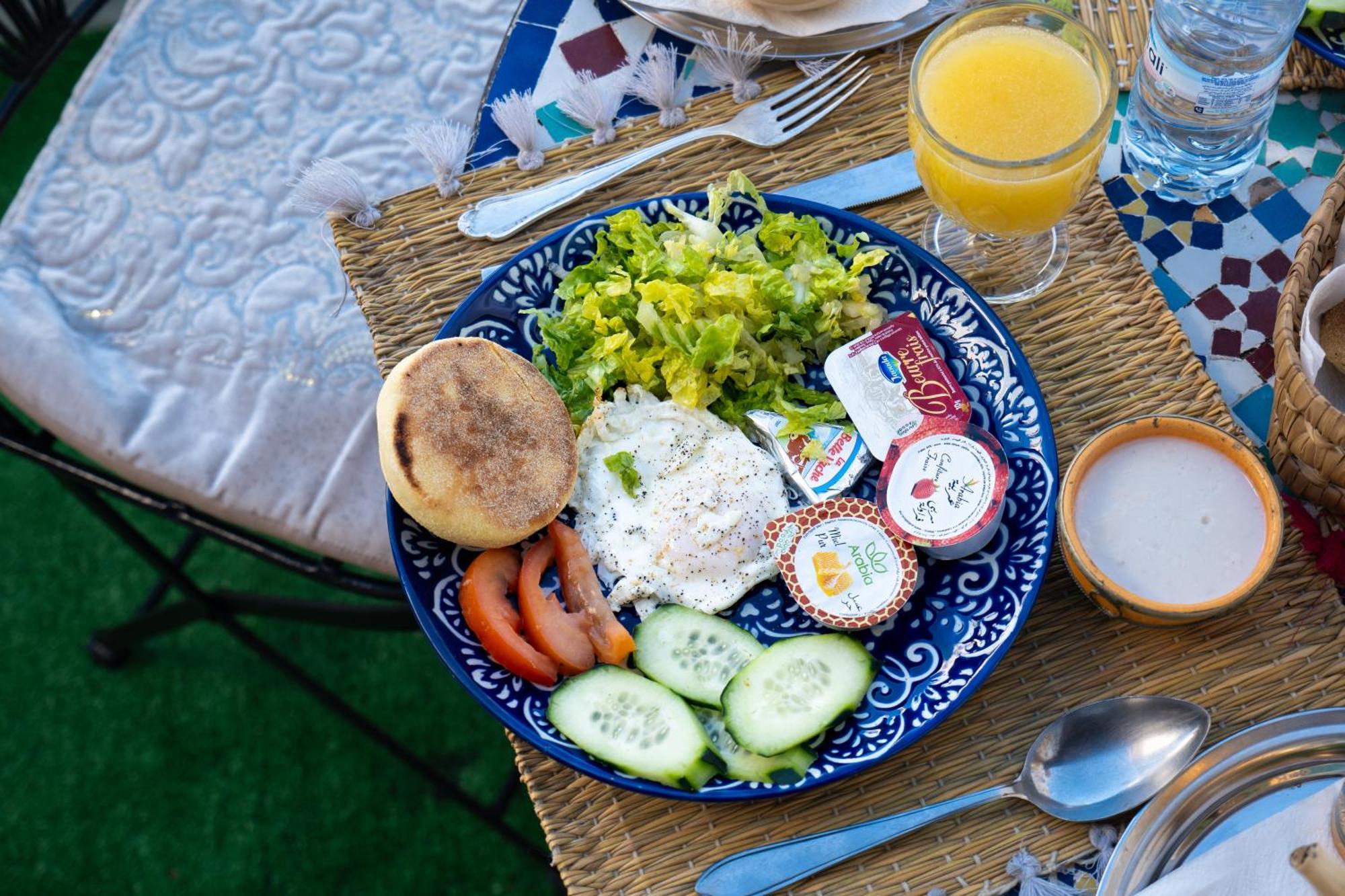 Dar Al Ghazal Hotel Tangier Bagian luar foto